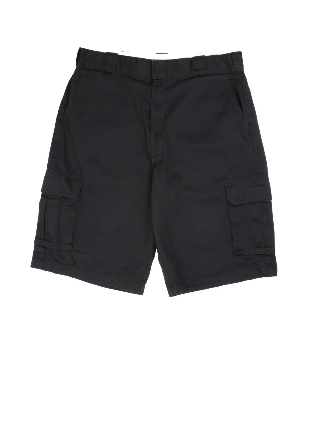 Vintage Dickies shorts in black colourway with multiple pockets and the logo embroidered on the front/back.