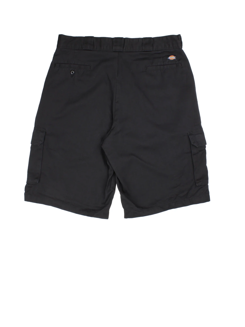 Vintage Dickies shorts in black colourway with multiple pockets and the logo embroidered on the front/back.