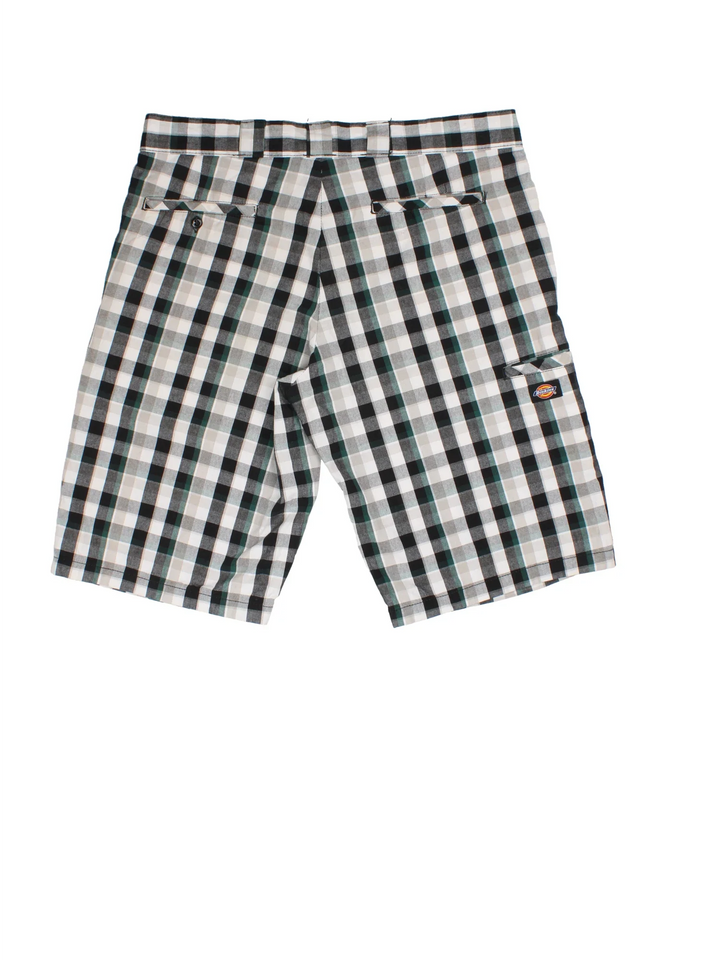 Vintage Dickies shorts in grey checked colourway with multiple pockets and the logo embroidered on the front/side pocket.