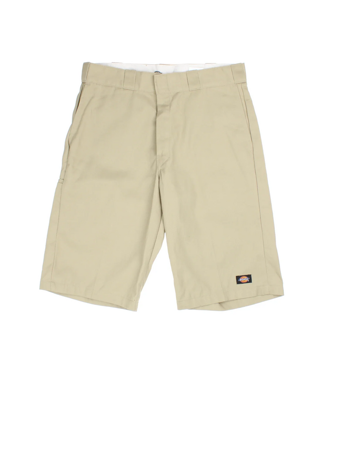 Vintage Dickies shorts in tan colourway with multiple pockets and the logo embroidered on the front/side pocket.