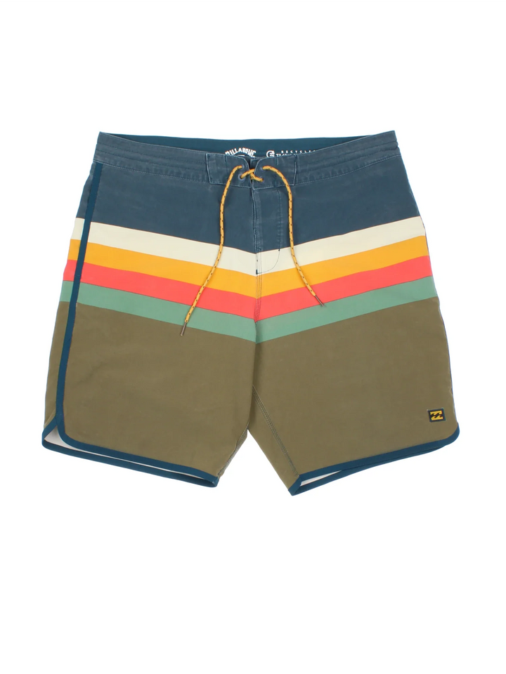 Vintage Billabong Board Shorts in multicoloured colourway with drawstring fastening, multiple pockets and the logo embroidered on the front/back.
