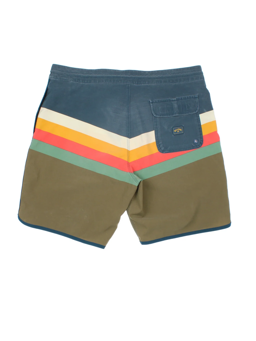 Vintage Billabong Board Shorts in multicoloured colourway with drawstring fastening, multiple pockets and the logo embroidered on the front/back.