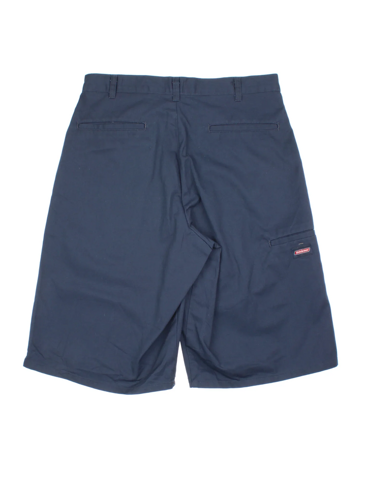 Vintage Dickies Shorts in blue colourway with multiple pockets and the logo embroidered on the front/pocket.