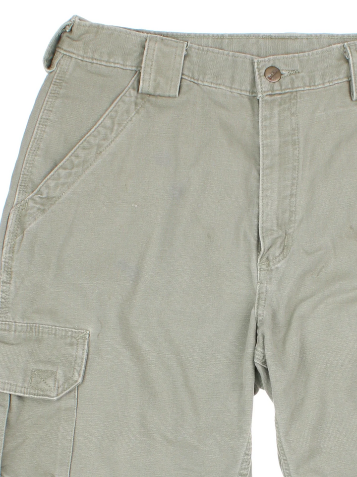 Carhartt Cargo Shorts in green colourway with multiple pockets and the logo embroidered on the back.