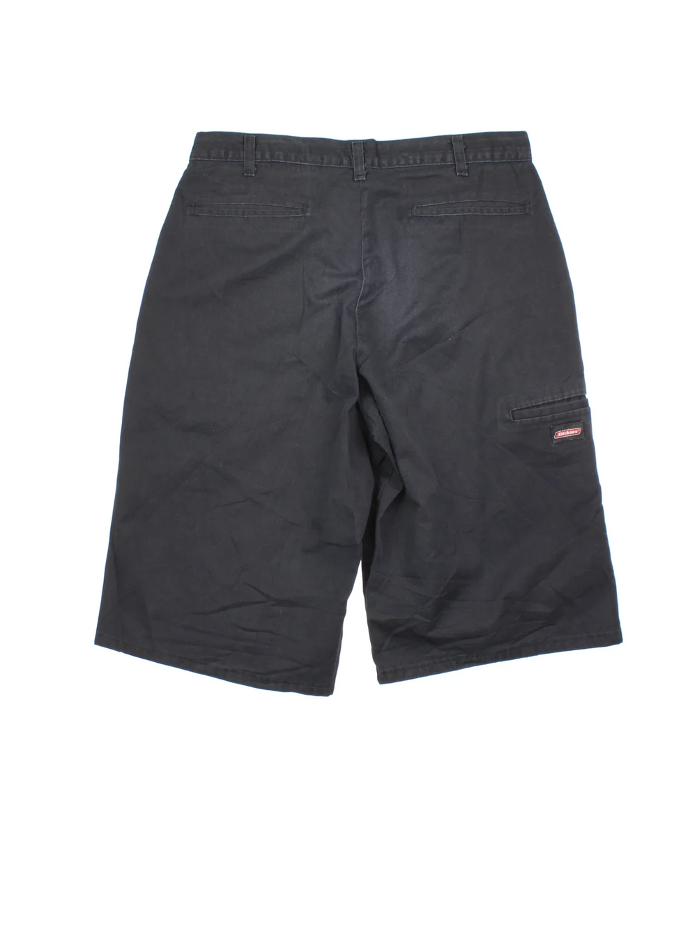 Dickies Shorts in black colourway with two pockets. Small logo on the back and front leg.