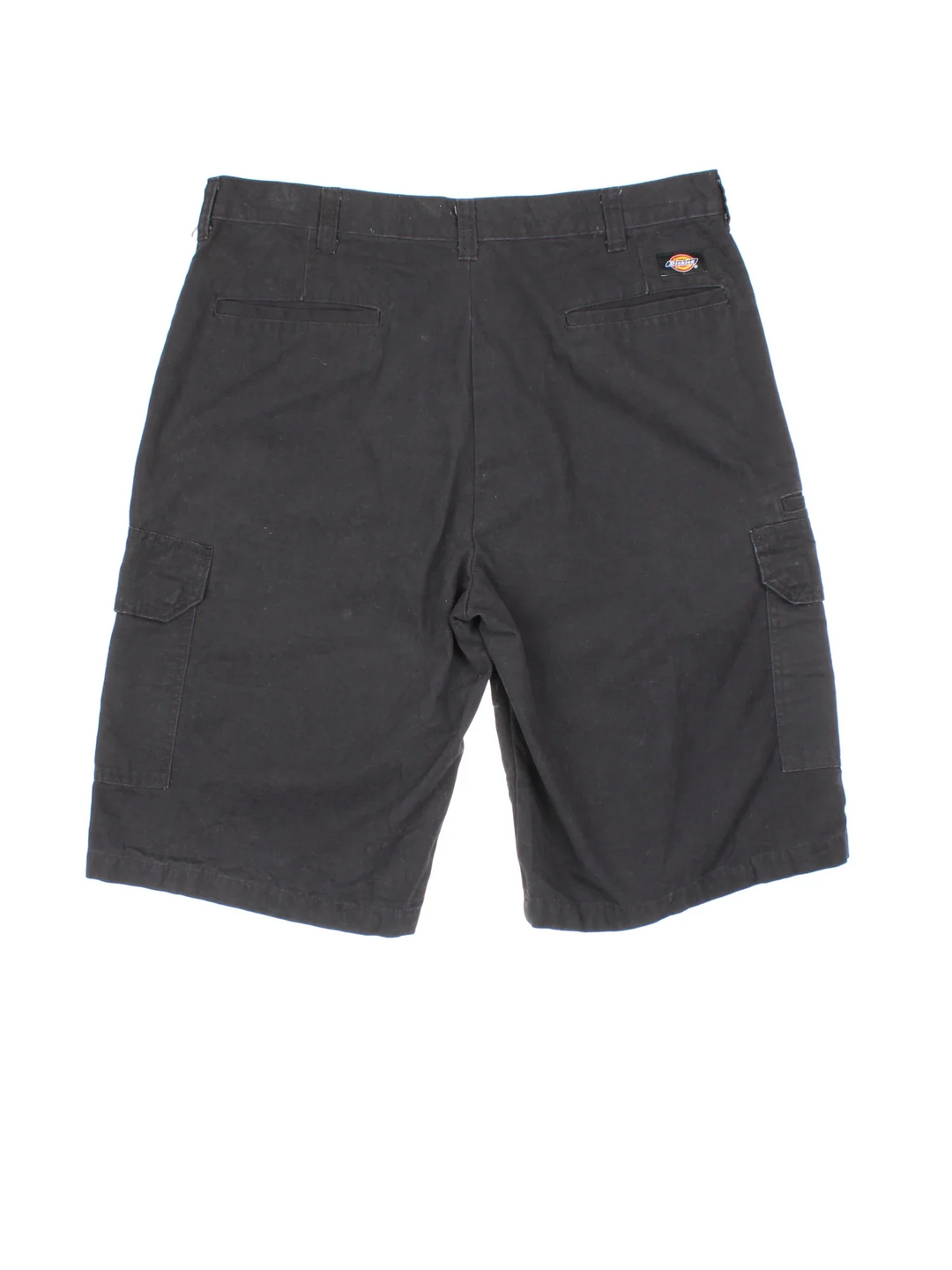 Dickies Cargo Shorts in black colourway. Zip fly fastening, multiple pockets and branding embroidered on back.