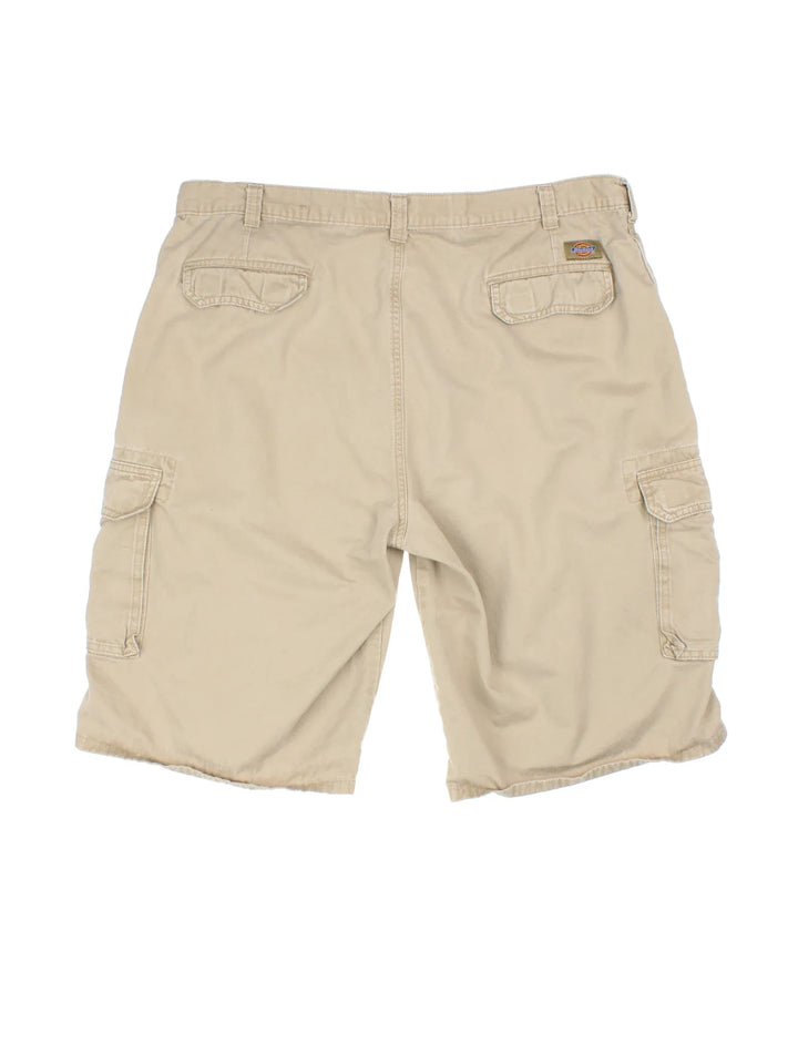 Dickies Cargo Shorts in tan colourway. Multiple pockets and embroidered branding on back.