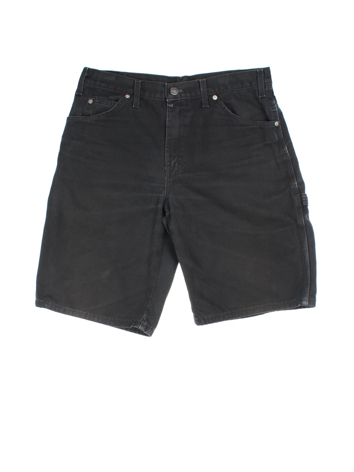 Vintage Dickies shorts in black colourway with multiple pockets and the logo embroidered on the back.