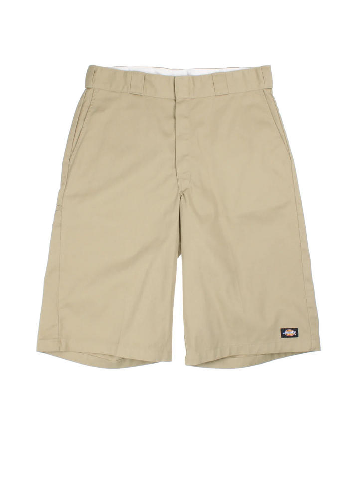 Vintage Dickies shorts in tan colourway with multiple pockets and the logo embroidered on the front/back.