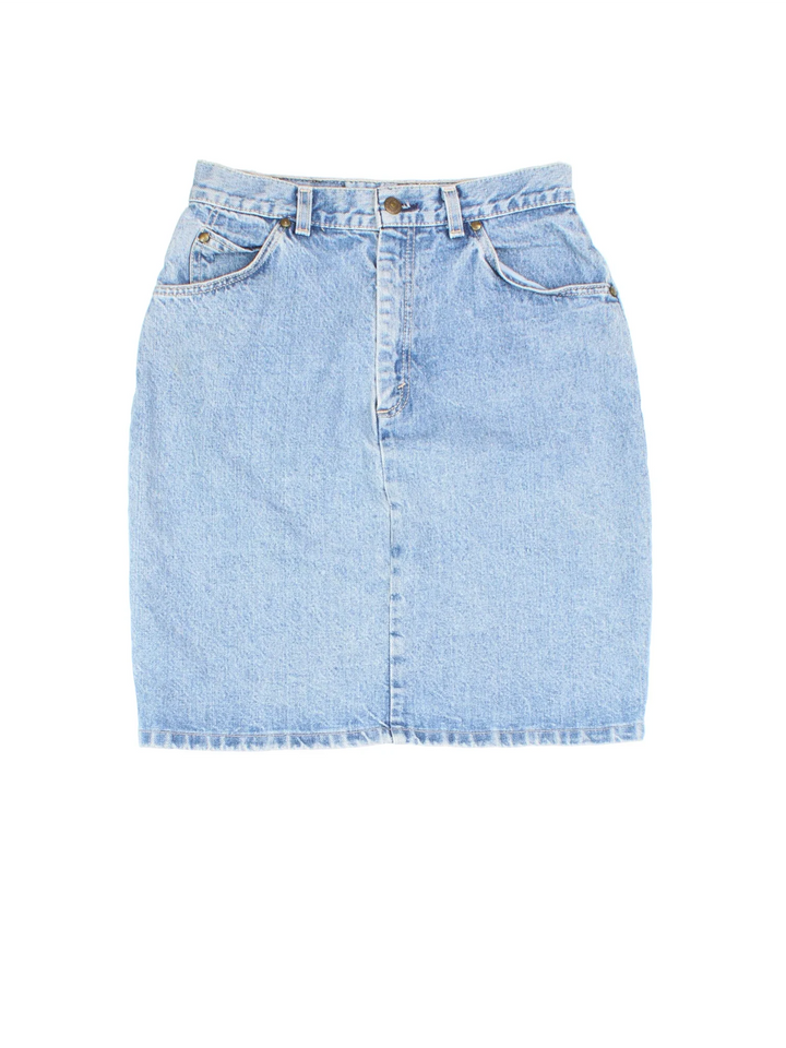 Levi Strauss Denim Midi Skirt in blue colourway. Front zip fastening, with multiple pockets and branding ermbroidered on back.