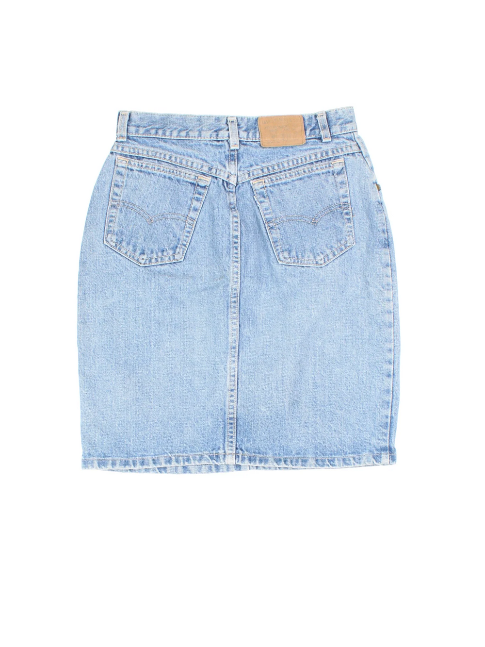 Levi Strauss Denim Midi Skirt in blue colourway. Front zip fastening, with multiple pockets and branding ermbroidered on back.