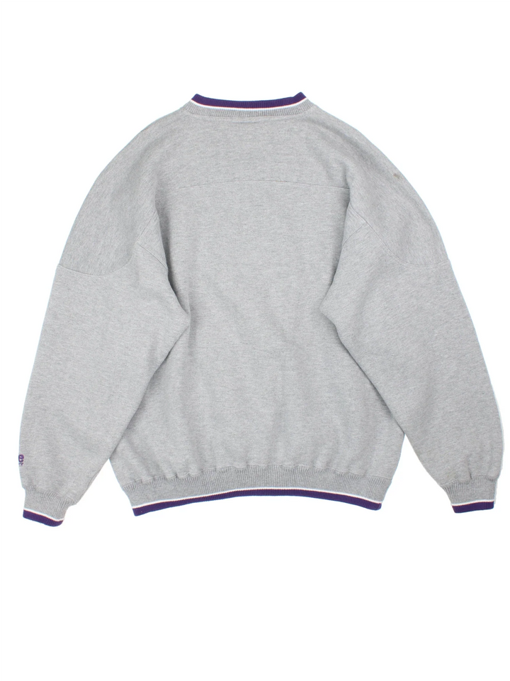 Vintage Washington Huskies Sweatshirt in a grey/purple colourway. V neck, with contrast trims and branding embroidered on the front.