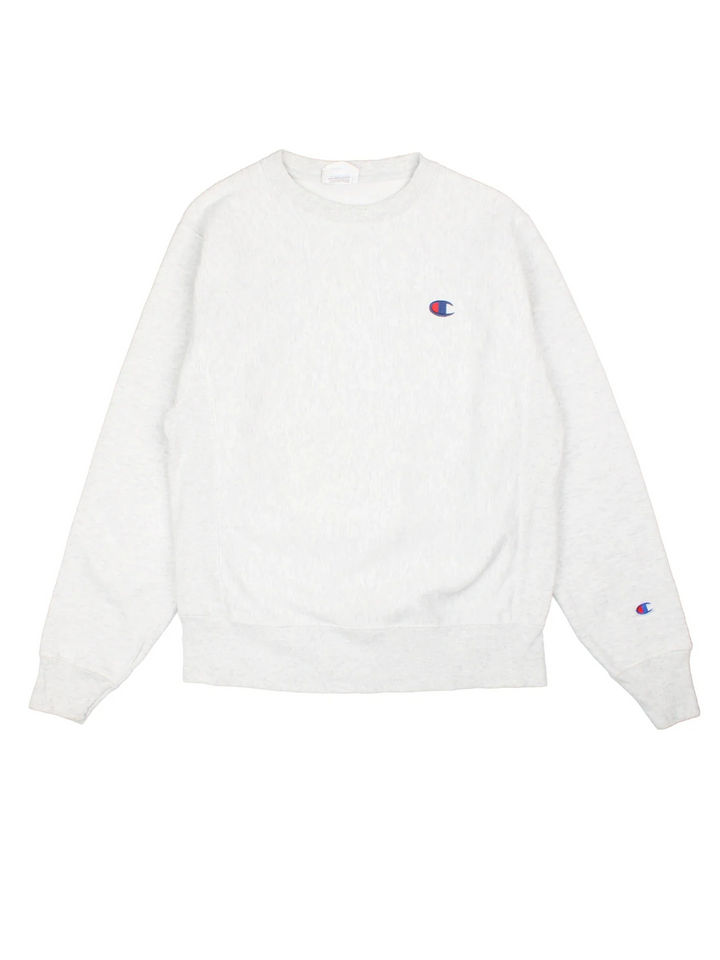 Champion Sweatshirt in a grey colourway with the classic logo on the front and sleeve.
