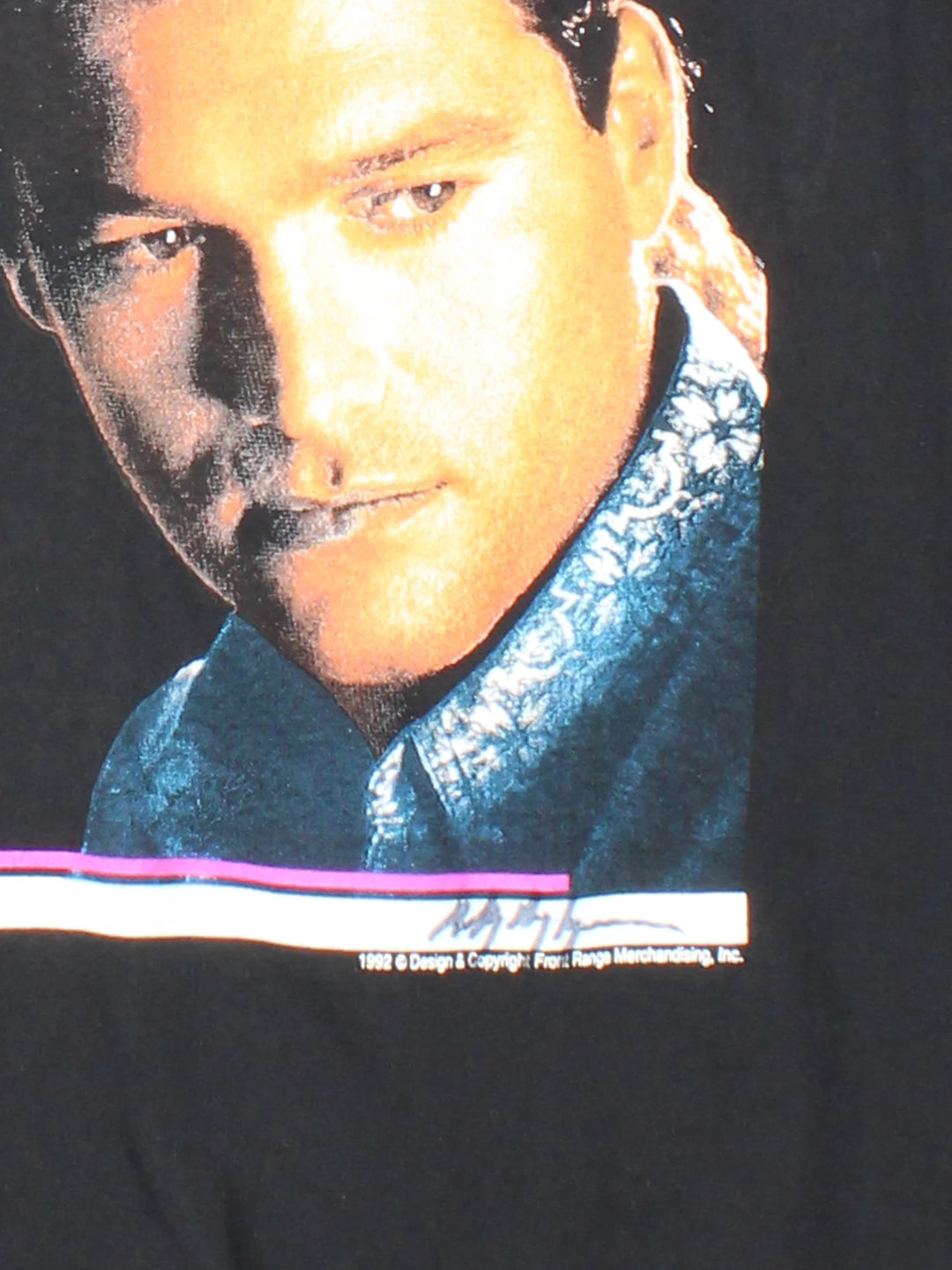 Vintage Billy Ray Cyrus, 1992 Achy Breaky Heart Tour T-Shirt in a black colourway with a graphic print on the front and back, is also signed in the corner on the front.