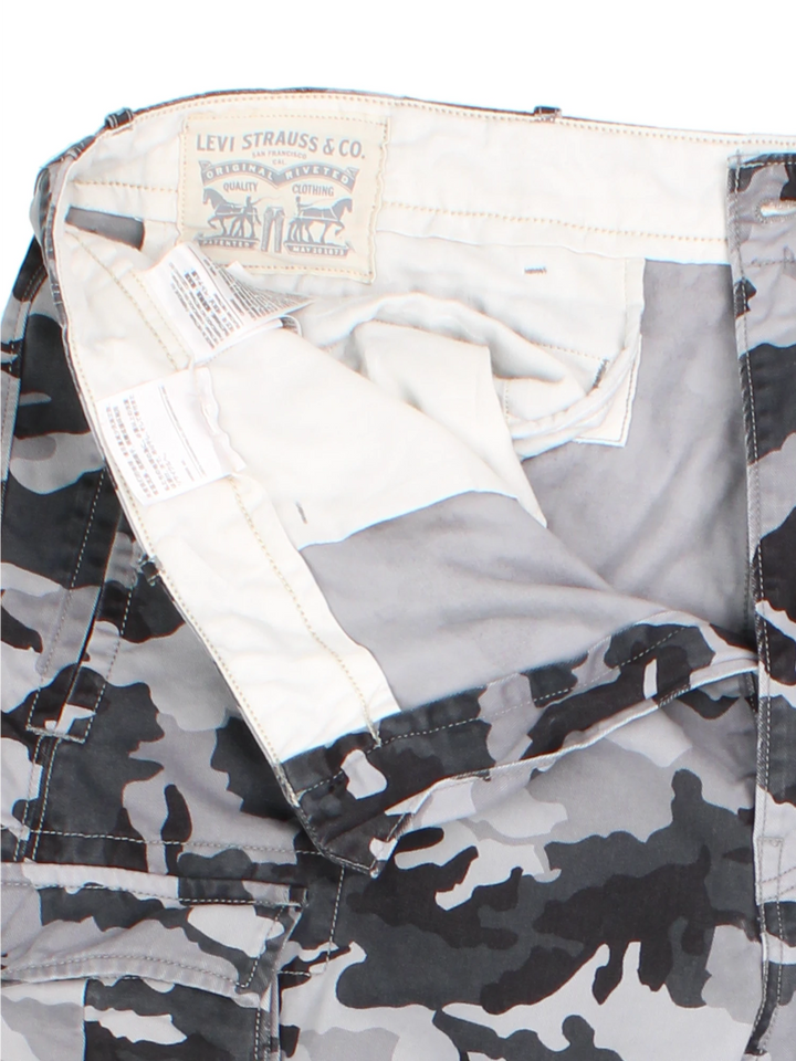 Levi's Snow Camo Cargo Trousers (Size XXL)