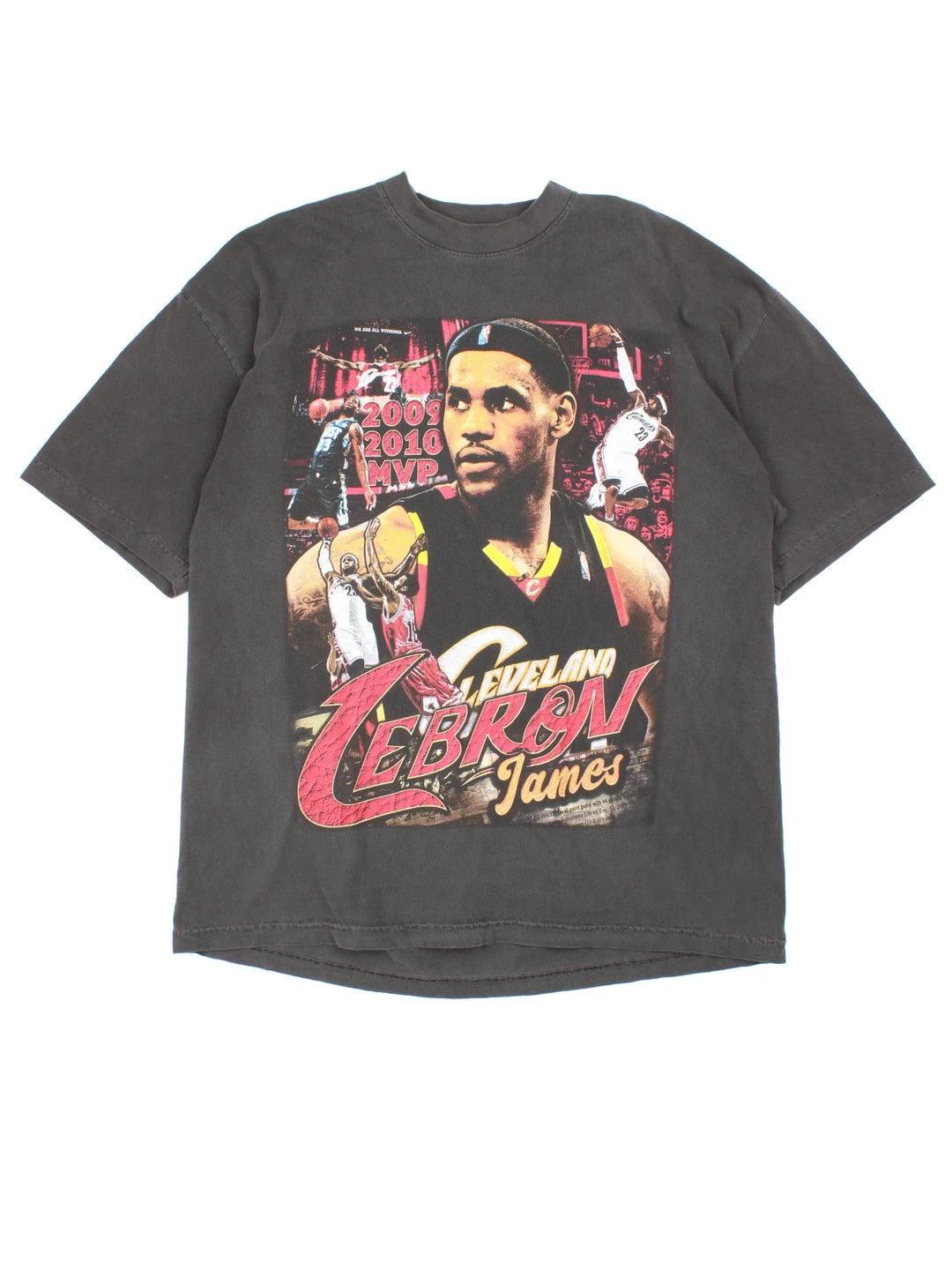 2009-10 NBA Cleveland Cavaliers Lebron James MVP T-Shirt in a black colourway with large graphic on the front and back.