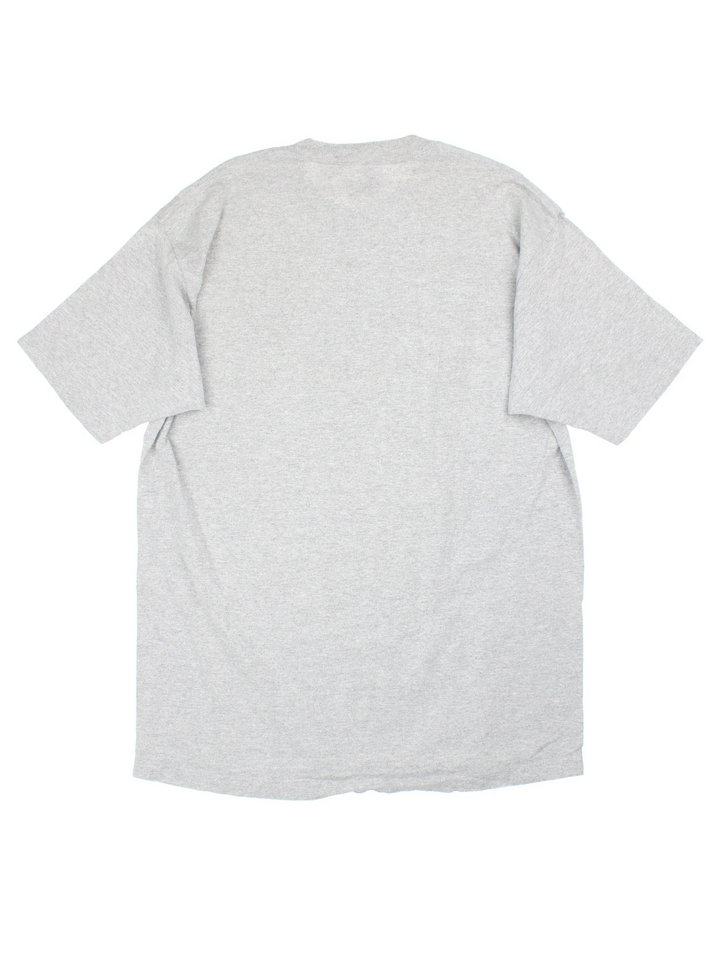 2006  NFL Superbowl T-Shirt in a  colourway with graphic on the front featuring the Pittsburgh Steelers and Seattle Seahawks.