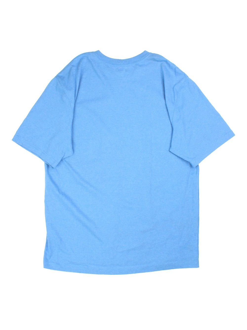 Carhartt T-Shirt in a blue colourway and has a chest pocket with the logo embroidered on the front.
