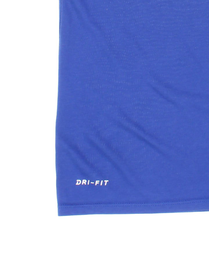 Nike New York Knicks NBA T-Shirt in a blue colourway with the team name and player number printed on front, Porzingis number 6 printed on the back.