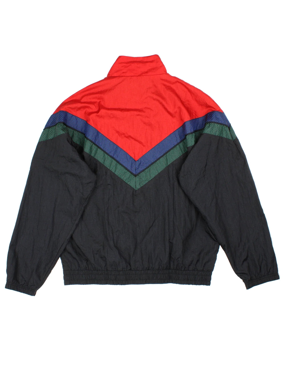 Sergio Tacchini Shell Jacket in a black/red colourway. Zip up fastening, side pockets, mesh lining and has the logo embroidered on the front/sleeve.
