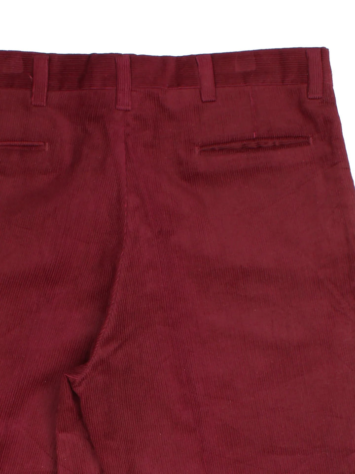 Vintage Farah Corduroy Trousers in burgundy red colourway and has multiple pockets.