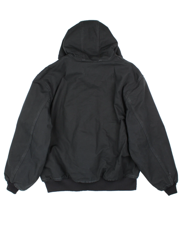 Carhartt Active Jacket in a black colourway. Zip up closure and has side pockets, insulated camo pattern lining, hooded, and has the logo embroidered on the front.