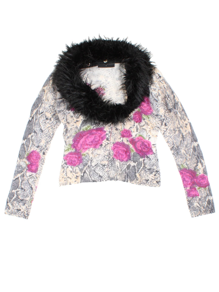 Y2K Karen Millen Cardigan in a grey colourway. Round neck with hook and eye fasetning and faux fur trim detail.