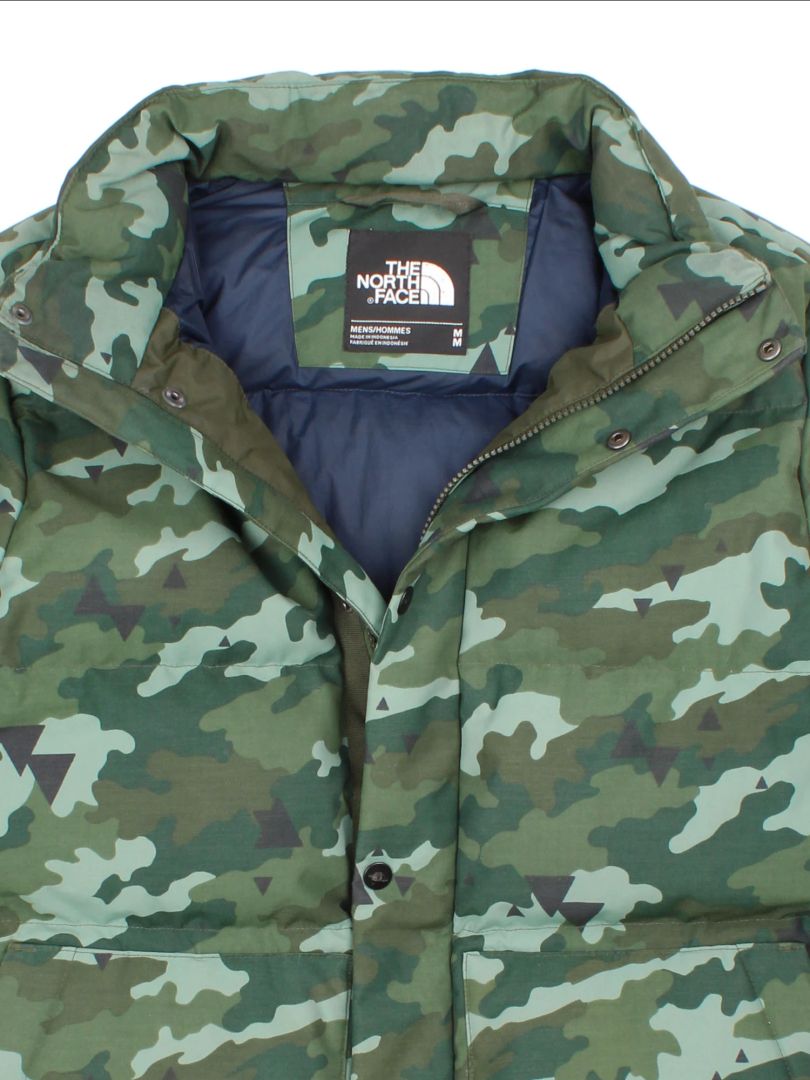 The North Face Canyon Camo Puffer Jacket (Size M)