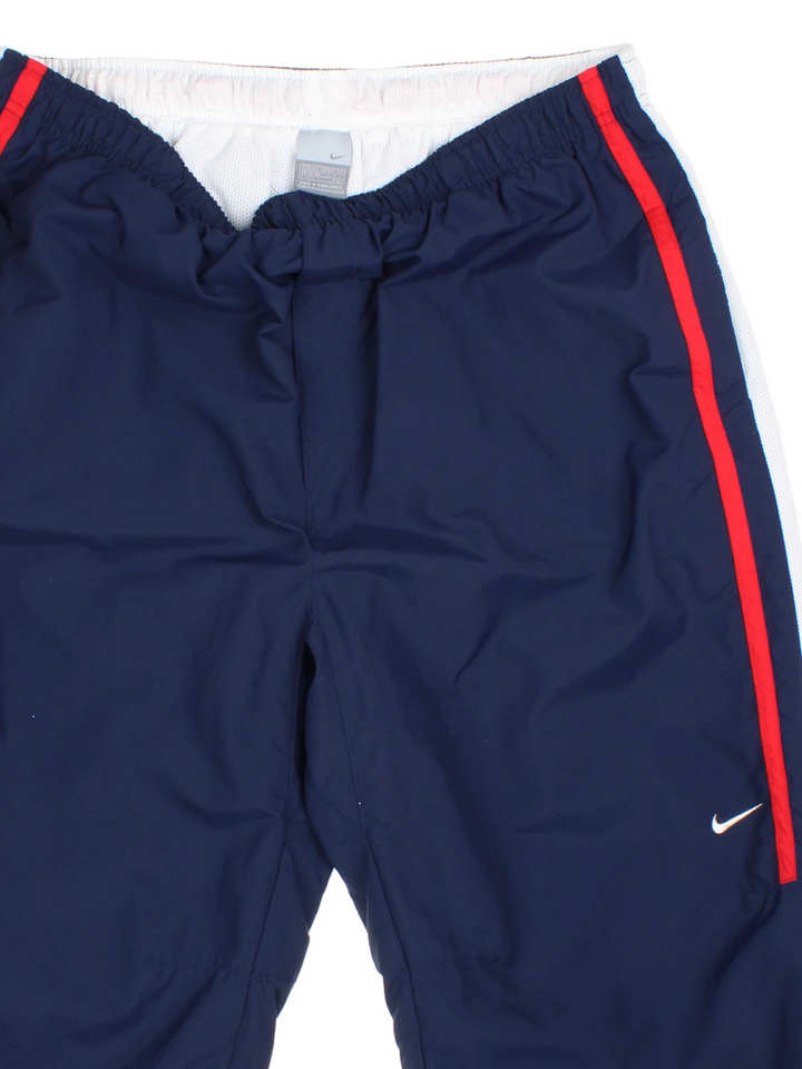90's Nike Shorts (Size L)