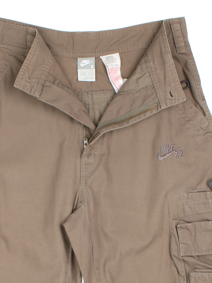 90's Nike Cargo Shorts (Size M)