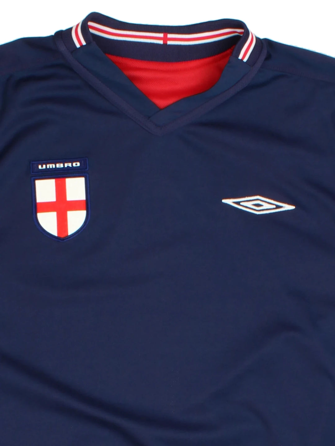 02-04 Umbro England Reversible Away Football Shirt (Size M) - VintageFolk