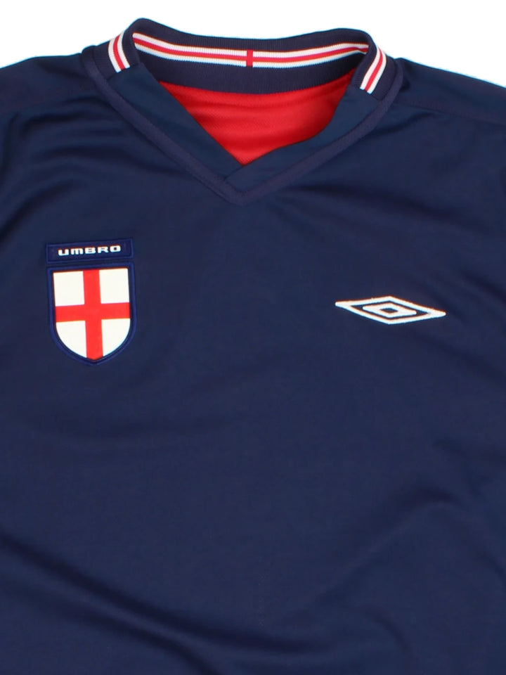 02-04 Umbro England Reversible Away Football Shirt (Size M) - VintageFolk