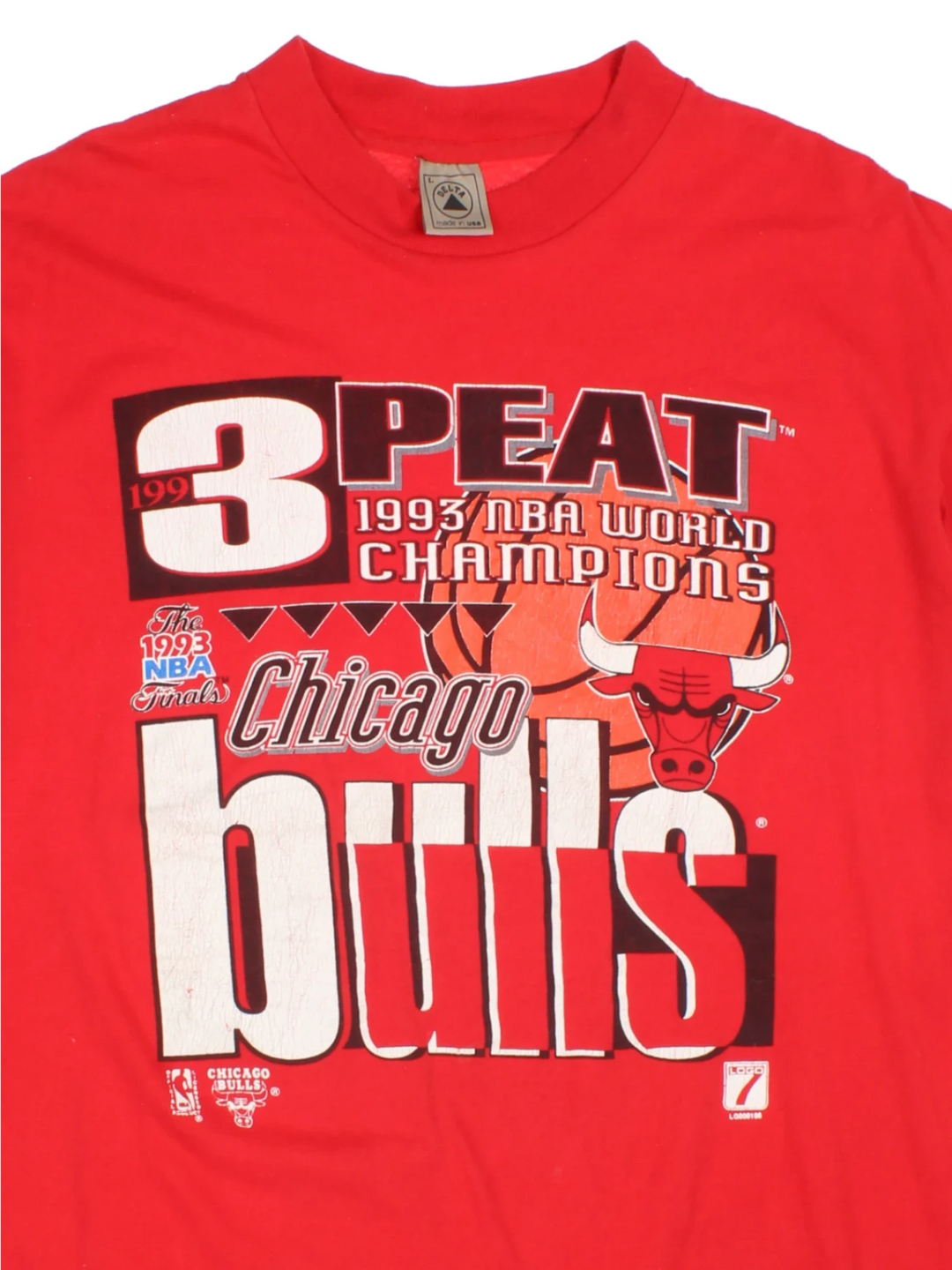 90's Chicago Bulls NBA World Champions "3-Peat" T-Shirt (Size L)