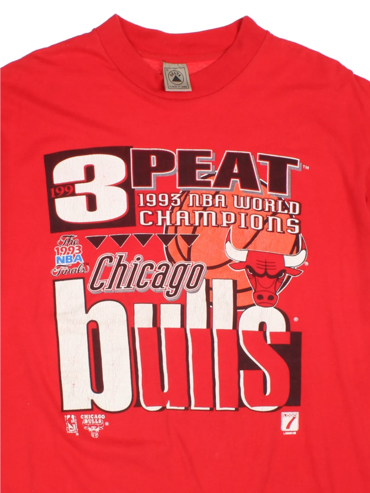 90's Chicago Bulls NBA World Champions "3-Peat" T-Shirt (Size L)