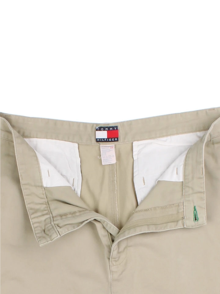 Tommy Hilfiger Chino Shorts (Size L)