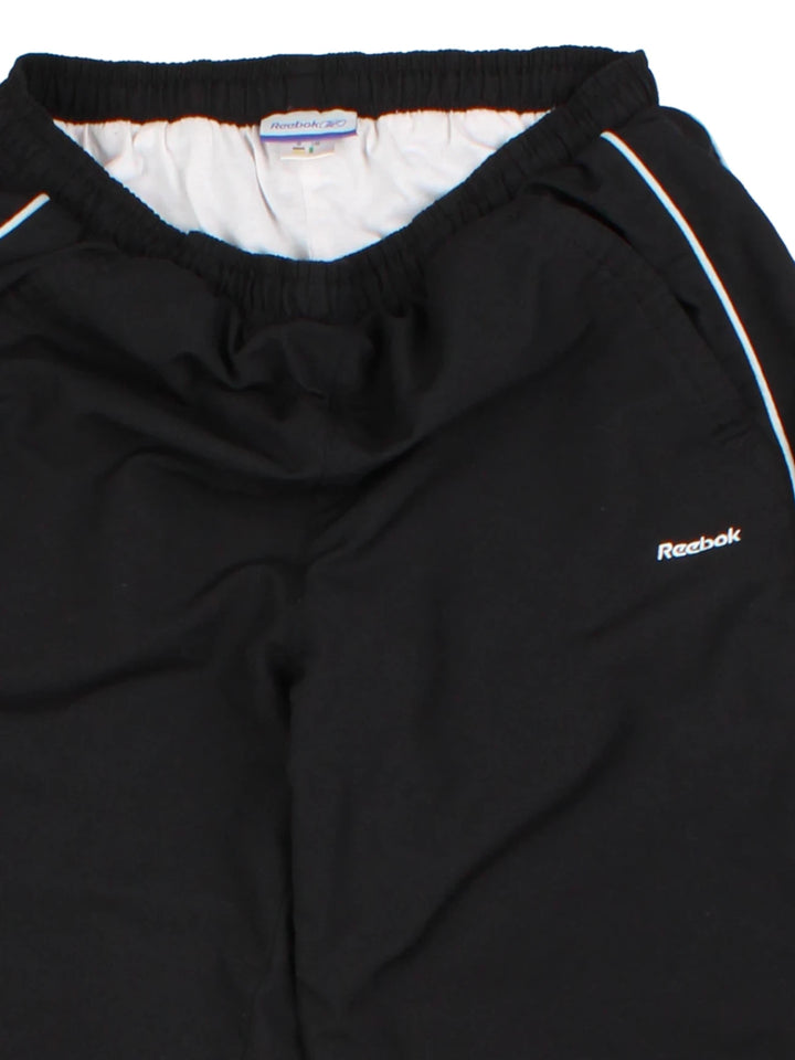 90s Reebok Black 3/4 Shorts (Size M)