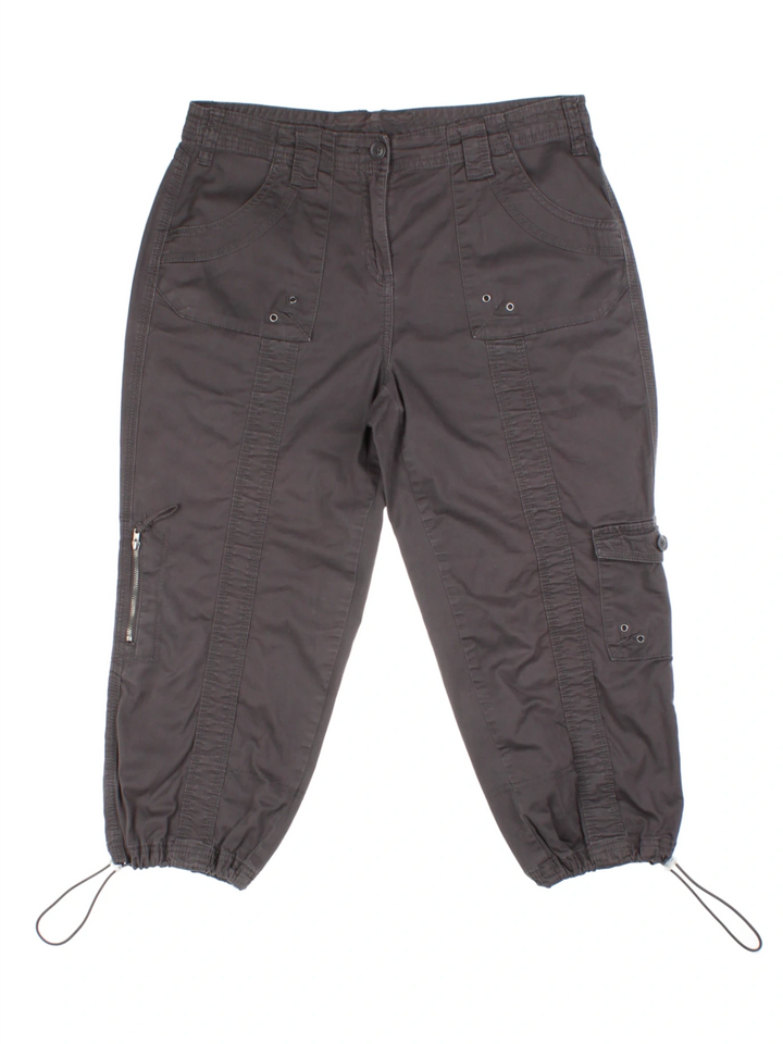 Y2K Grey Capri Cargo Trousers (Size M)