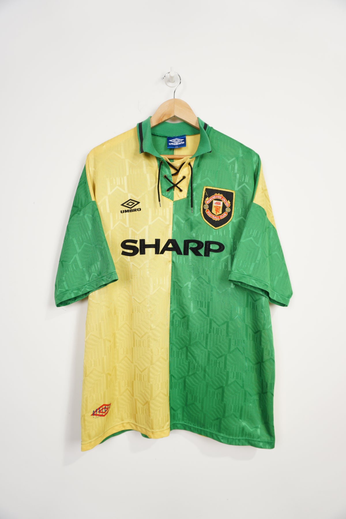 Vintage 1992-94 Manchester United Umbro Football Jersey size XL green  yellow