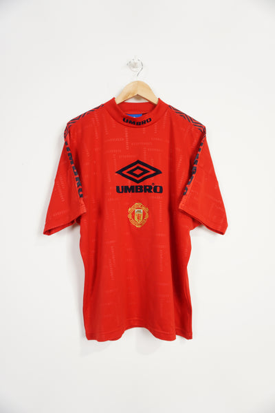 Vintage 90's Man United Umbro Training Football Jersey with raised logos&nbsp;and embroidered badge on front and back good condition, small mark on front of shirt Size in Label: XL