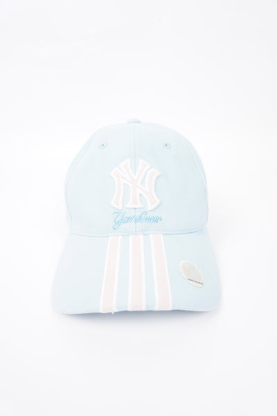 Baby blue Nike Yorks Yankees embroidered baseball cap with adjustable strap 