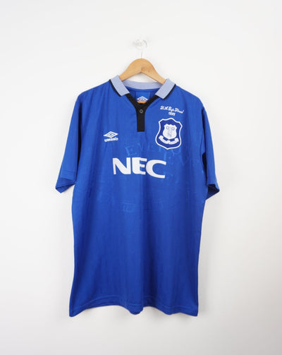Vintage Everton F.C. 1995 FA Cup Final football shirt by Umbro. With embroidered badge and printed sponsor Good condition Size in Label: XL Our Measurements: Chest: 25 inchesLength: 31 inches Please ensure you check all measurements. ** All our items are pre-loved and as a result may show signs of wear due to the age of the product, for any questions about this or any other item please email hello@vintage-folk.com **