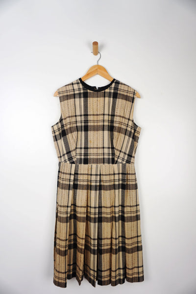 Vintage Brown Stripe Pattern 60's Summer Dress in good condition. Small stain on the front of dress.