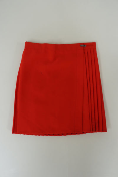 Vintage Carta Sport red pleated tennis skirt with adjustable closure good condition- some faint marks mostly on the front pleats near the hem&nbsp; Size in label: 26 Our Measurements: Waist: 26 inchesLength: 16 inches Please ensure you check all measurements. ** All our items are pre-loved and as a result may show signs of wear due to the age of the product, for any questions about this or any other item please email hello@vintage-folk.com **&nbsp;