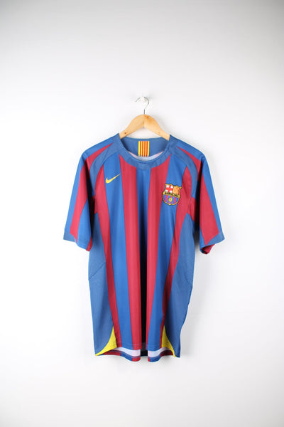 2005/06 Barcelona home Nike football shirt.